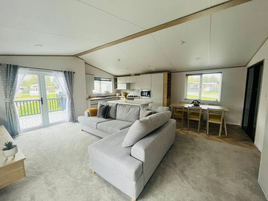 Mulberry With Hot Tub * York